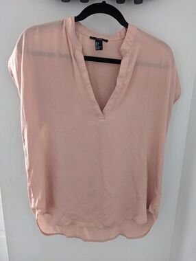 Forever 21 Women's Blush Pink V-Neck Dolman Sleeve Blouse - Size US M